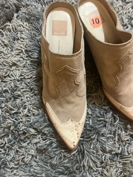 Dolce Vita Cream Suede Western Block Heel Booties - Picture 4 of 4